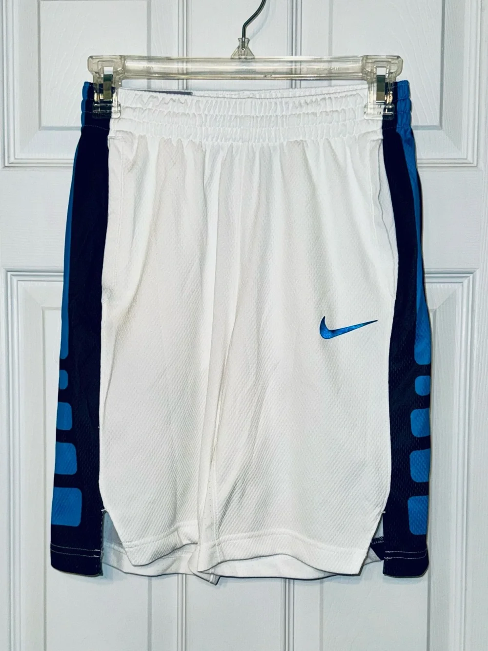 Nike Dri-FIT Boys White Athletic Basketball Shorts Blue Trim Size Large